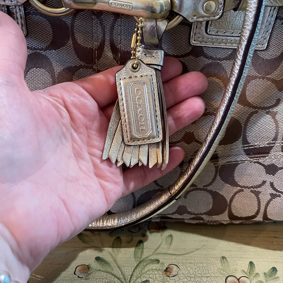 Vintage Coach Handbag - Picture 11 of 16